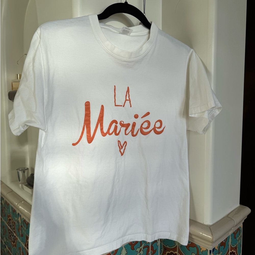 “The Bride in French” - Solid cotton White T-Shirt